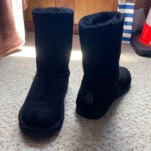 All Black Size 8 Bearpaws